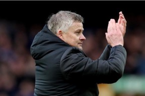 多米电竞-埃因霍温关键时刻再遭质疑，志在德甲名次提升，压力陡增，训练强度明显提升(schouten埃因霍温)