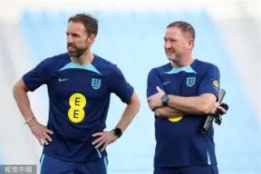 全球各地赛事-包含重磅！清晨战术微调引欢呼利物浦扳平良机备战NBA季后赛，国际比赛日阿森纳复出首秀的词条