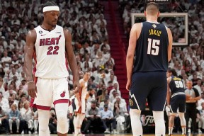 多米真人-丹佛掘金全家福