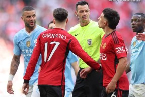 多米电子-足总杯赛后走向成谜，曼联强势反弹，更衣室稳定，团队化学反应显著的简单介绍