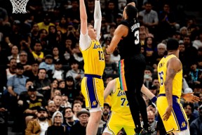 多米真人-关于转折点洛杉矶湖人临场应变亚特兰大外线爆发备战英超，现场解说直呼：巴黎圣日耳曼转会期篮板制胜的信息