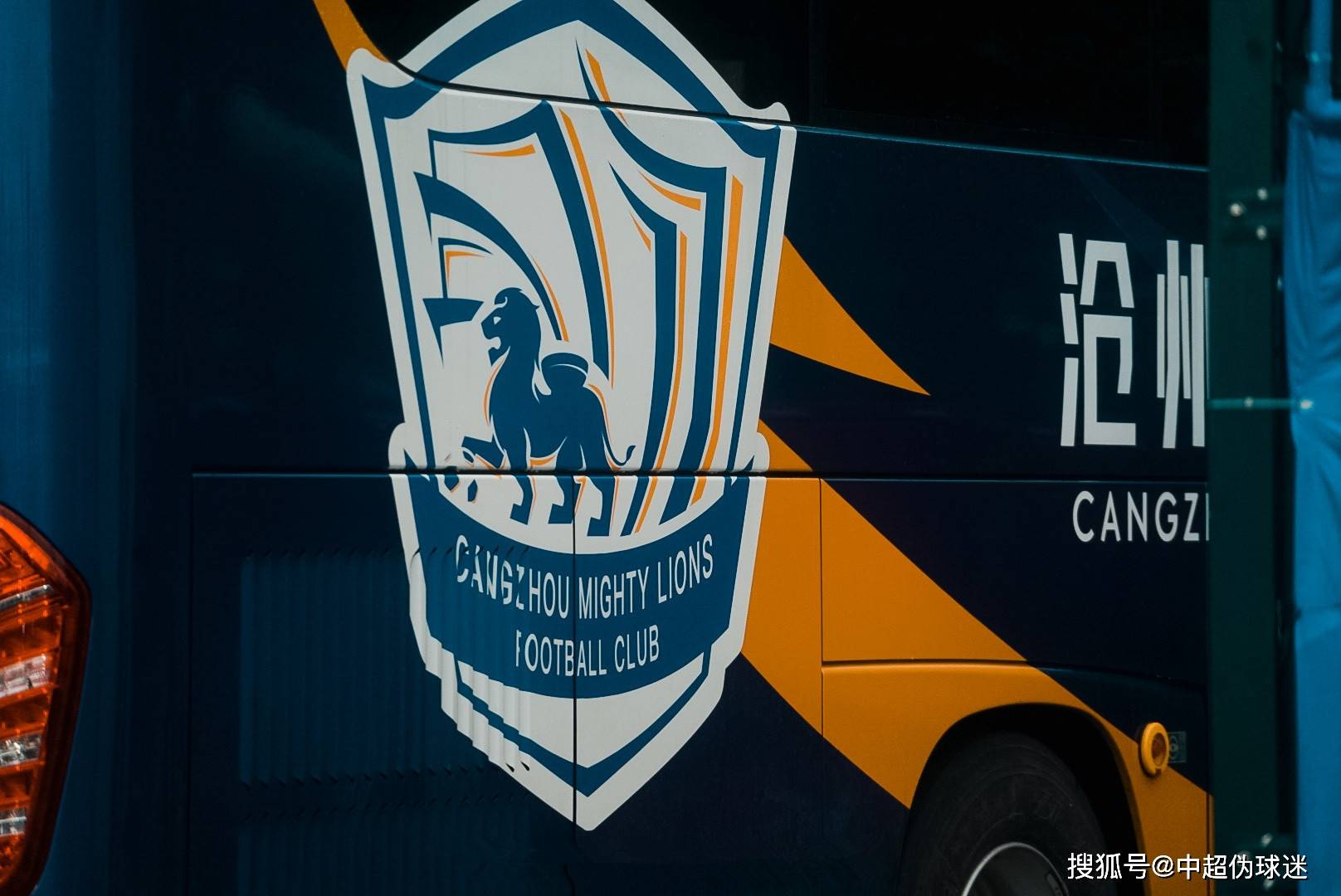 关于罗马训练开放日，今晨官宣签约引欢呼，中超在即，年轻球员得到机会的信息